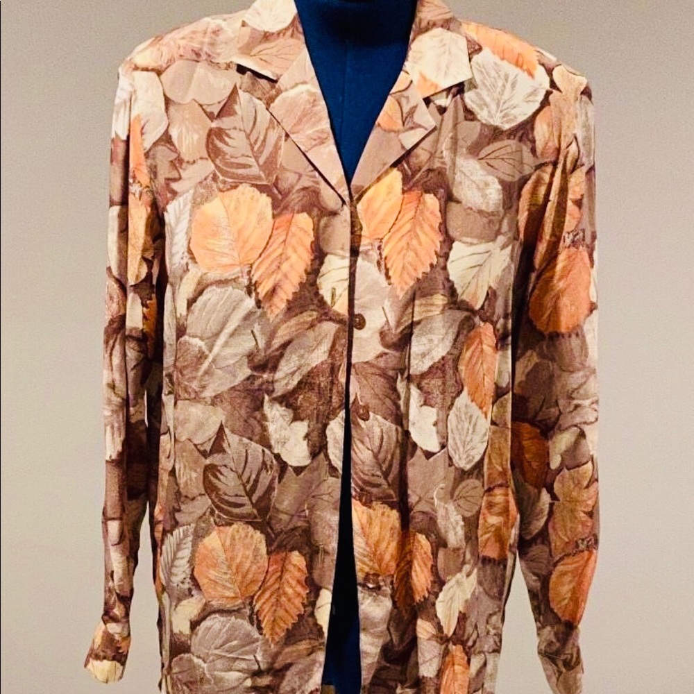 Quo-Silk Medium 100% Silk Leaves Pattern Blouse